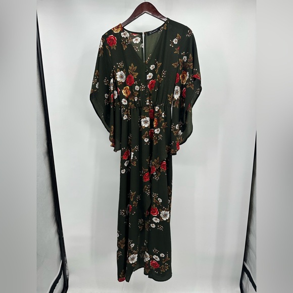 Simplee Dresses & Skirts - Simple Red and Green V-Neck Bell Sleeve Gown